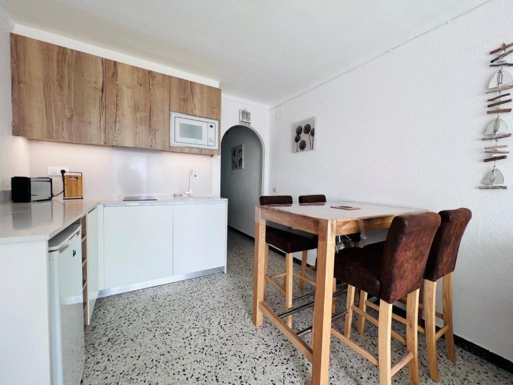 Апартаменты Sylvia 4A - Estudio En Primera Linea De Mar - Centrico - Terraza Vista Mar - Playa - Wifi Эмпуриабрава Экстерьер фото